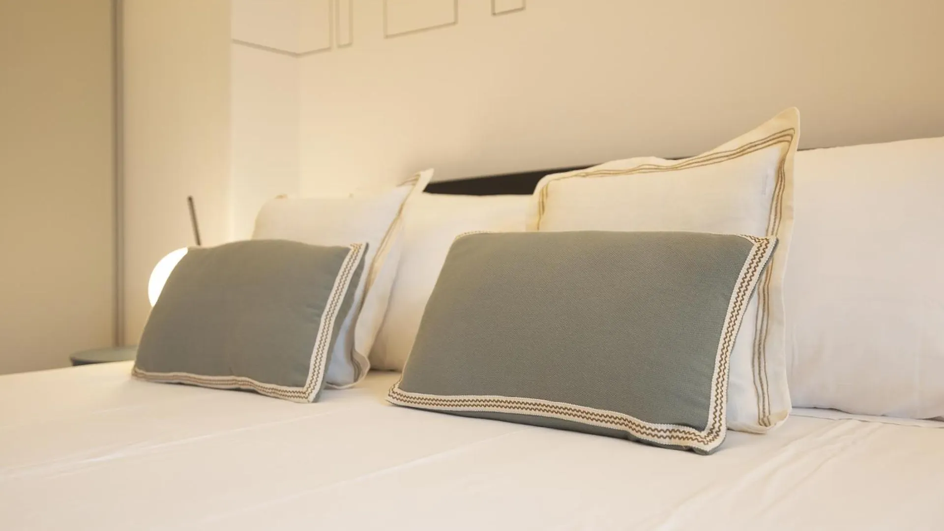 Pgrhome Buenos Aires Porta Venezia B Milan Apartment